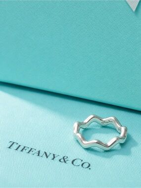 Authentic Tiffany & Co Paloma Picasso Wave Ring Size 8